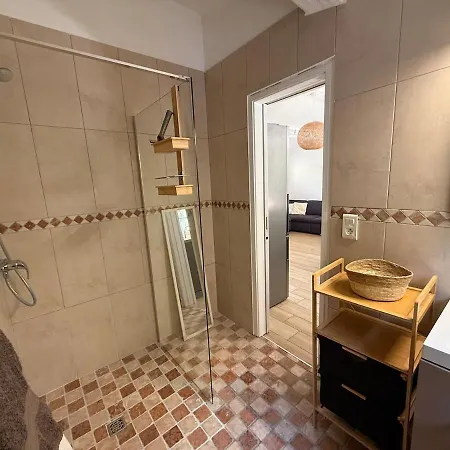 Grand Studio Independant * Saint-Raphael (Var)